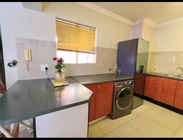 3 BEDROOM APARTMENT RENTED IN CLUBVIEW